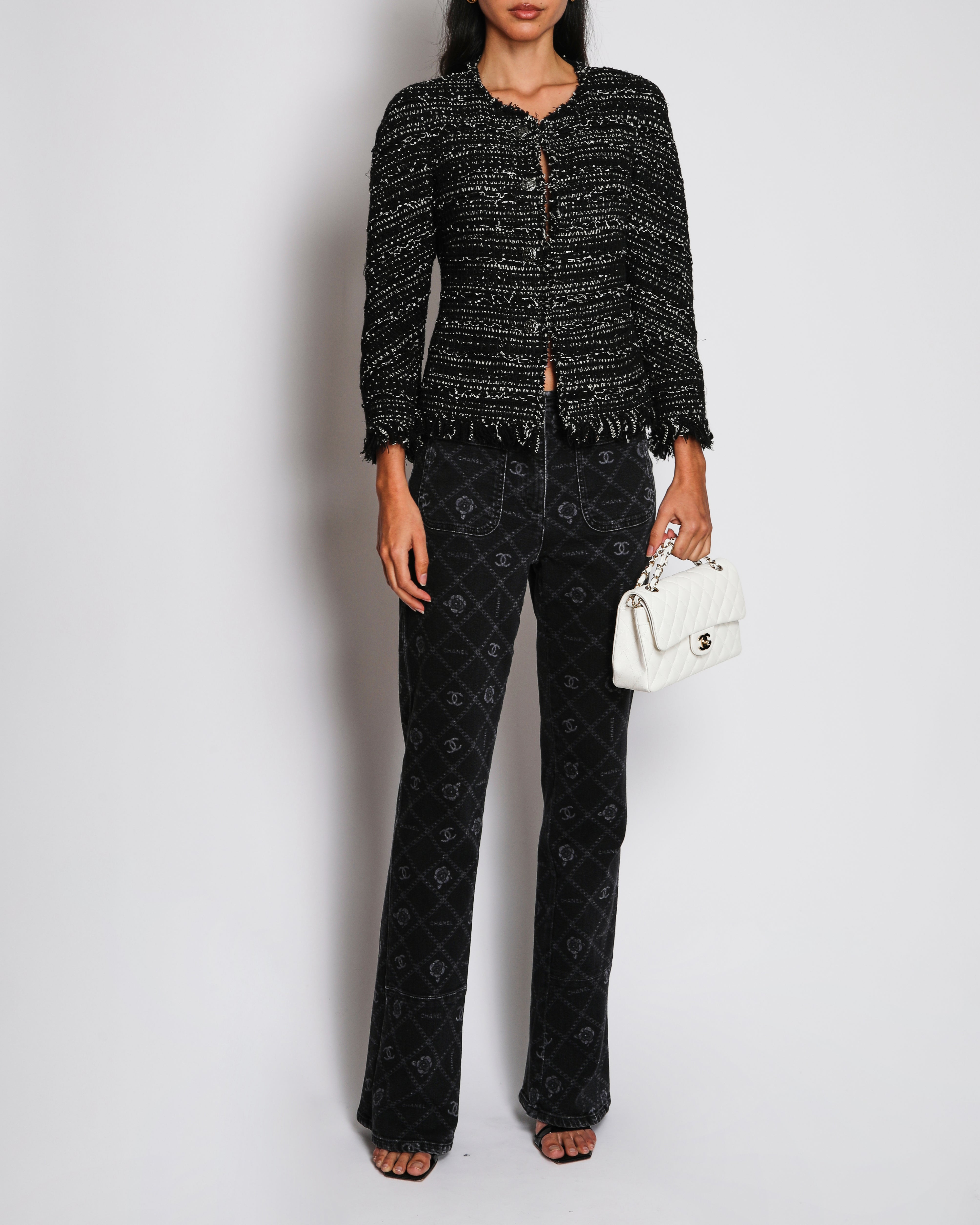 CHANEL シャネル　ジャケット ブラック・ホワイト Chanel 13S/S Black and White Collarless Textured Jacket with