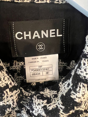 Chanel Black and White Houndstooth Tweed Jacket with CC Logo Buttons Size FR 36 (UK 8)