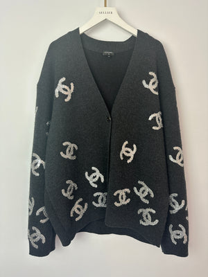 Chanel 22A Grey Cashmere Cardigan with Silver CC Logo Detail FR 44 (UK 16)