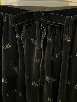 Chanel 22N Black Mini Suede Skirt With Sequin Logo Size FR 34 (UK 6)