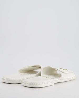 Chanel White Leather Bathrobe Quilted Sandals with CC Crystal Logo Detail Size EU 39
