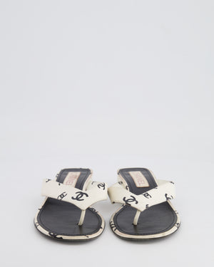 *HOT* Chanel White and Black CC Logo Leather Flip Flop Sandals Size 38C