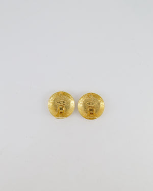 Chanel Vintage Gold and Black Textured Round Clip-On Earrings with Gold CC Logo