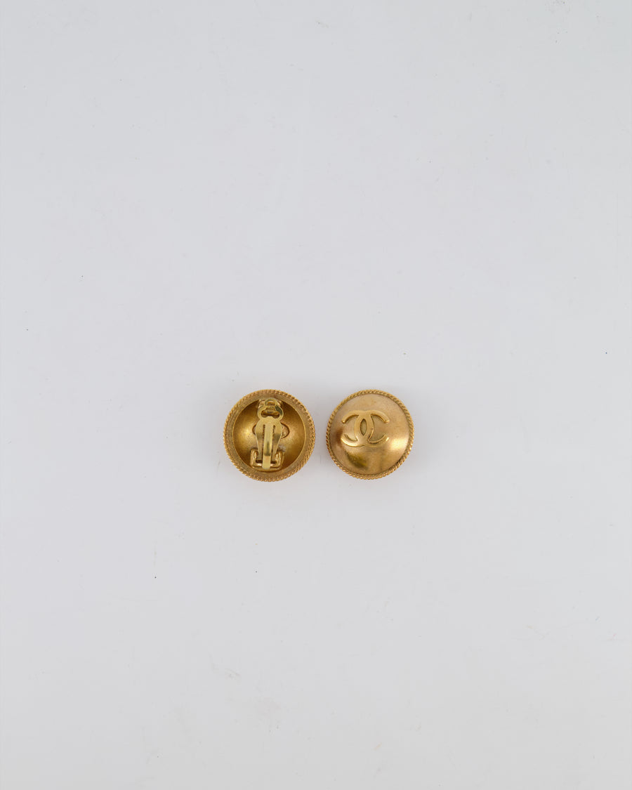 Chanel 94A Vintage Dark Gold Round Clip-On Earrings with Gold CC Logo