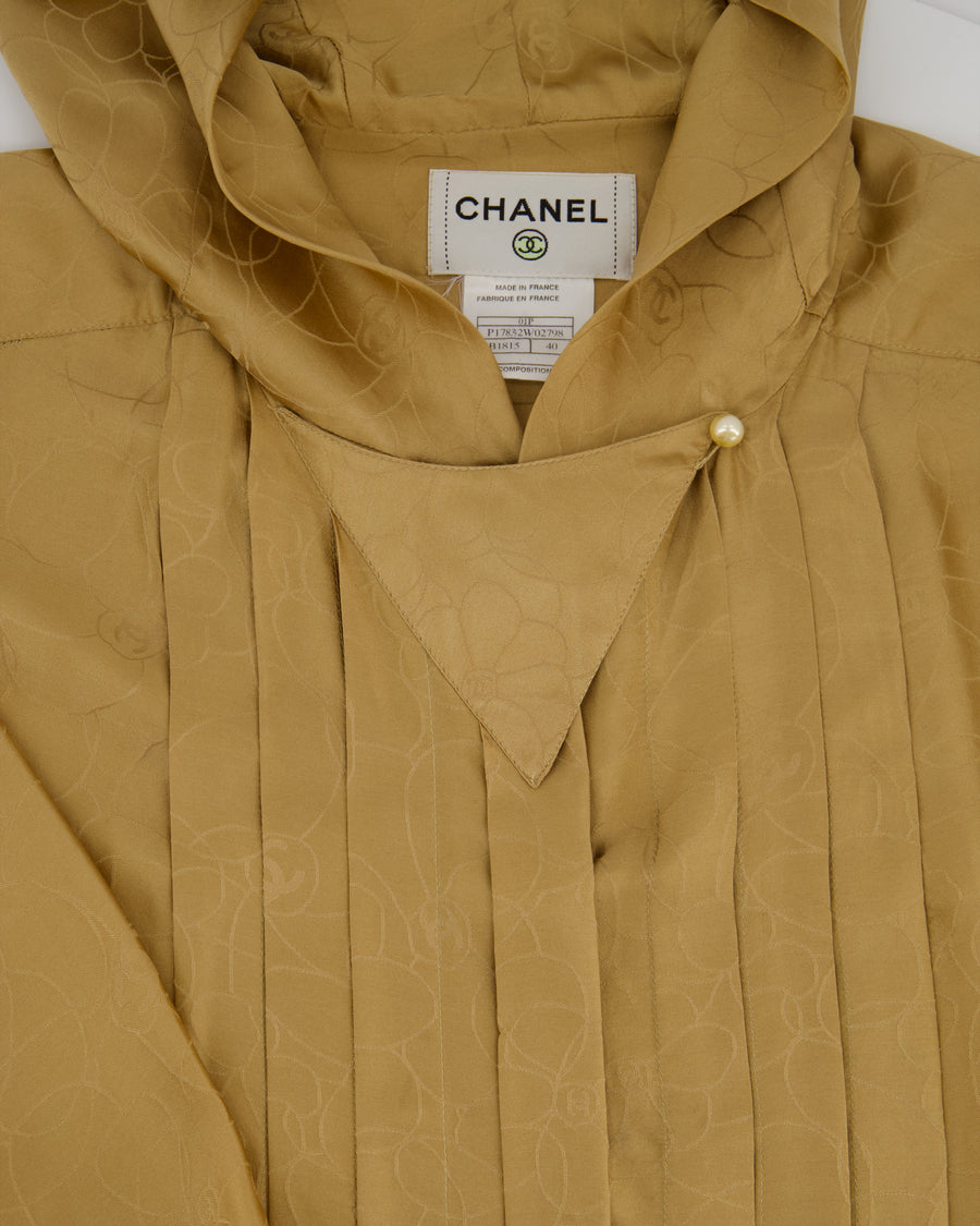 Chanel 01/P Gold Camellia CC Logo Robe with Hood Detail Size FR 40 (UK 12)