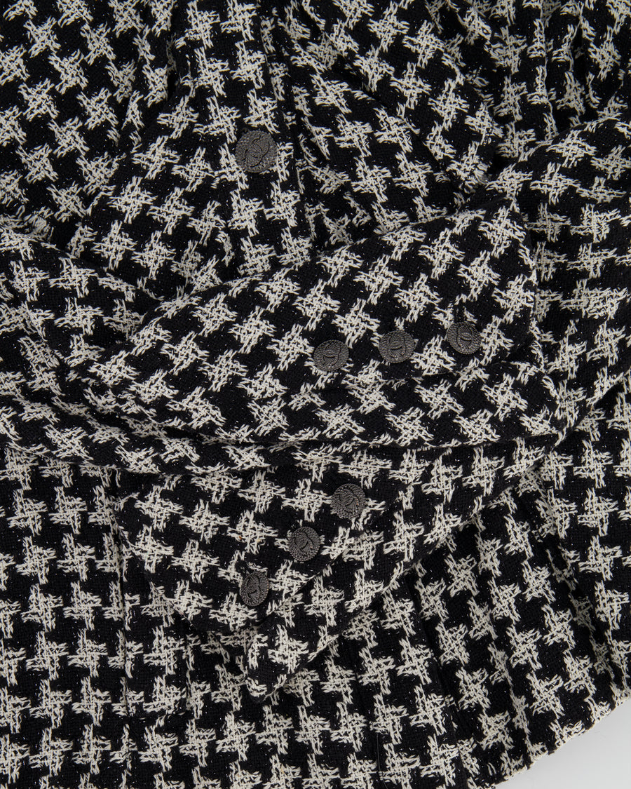 Chanel Black and White Houndstooth Tweed Jacket with CC Logo Buttons Size FR 36 (UK 8)