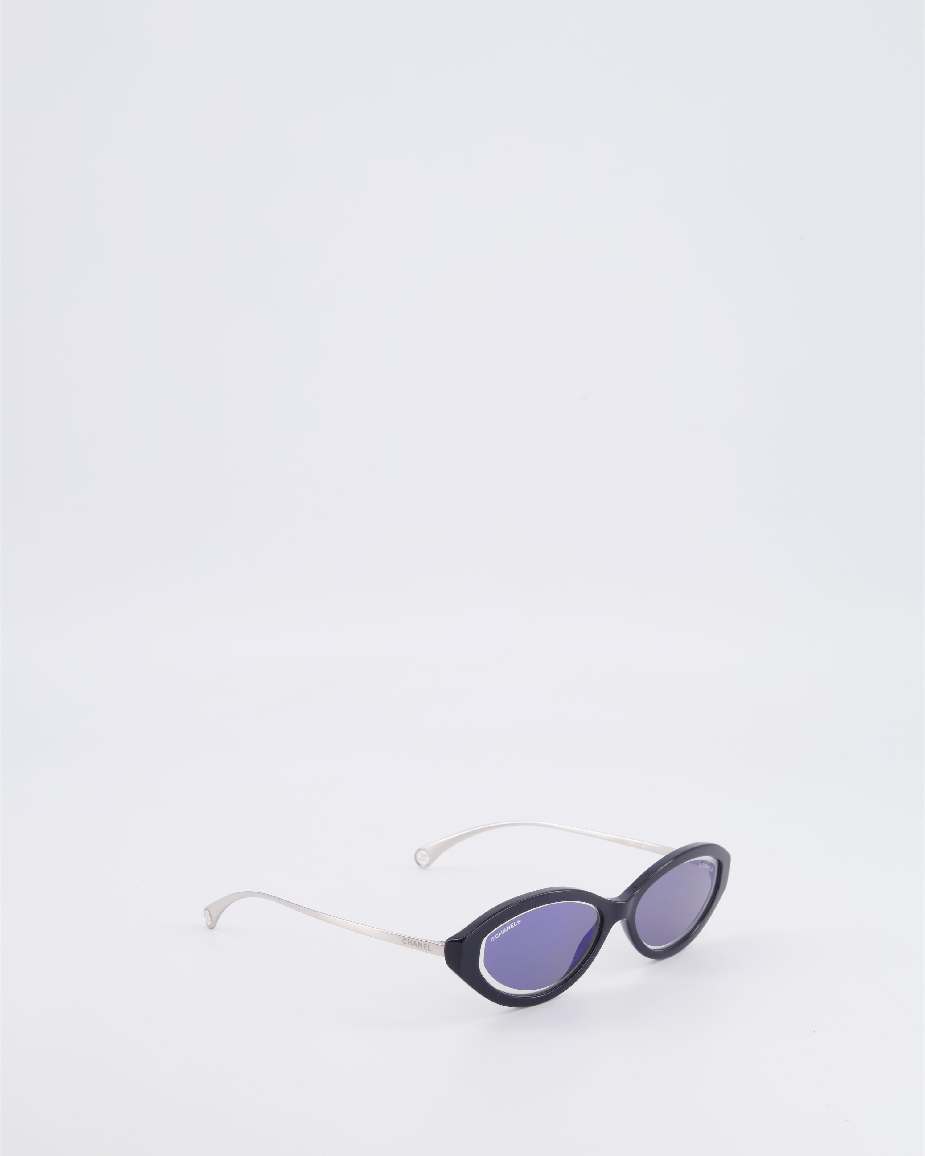Chanel Black 5424 Cat-Eye Sunglasses with Dark Blue Mirror  display picture 2