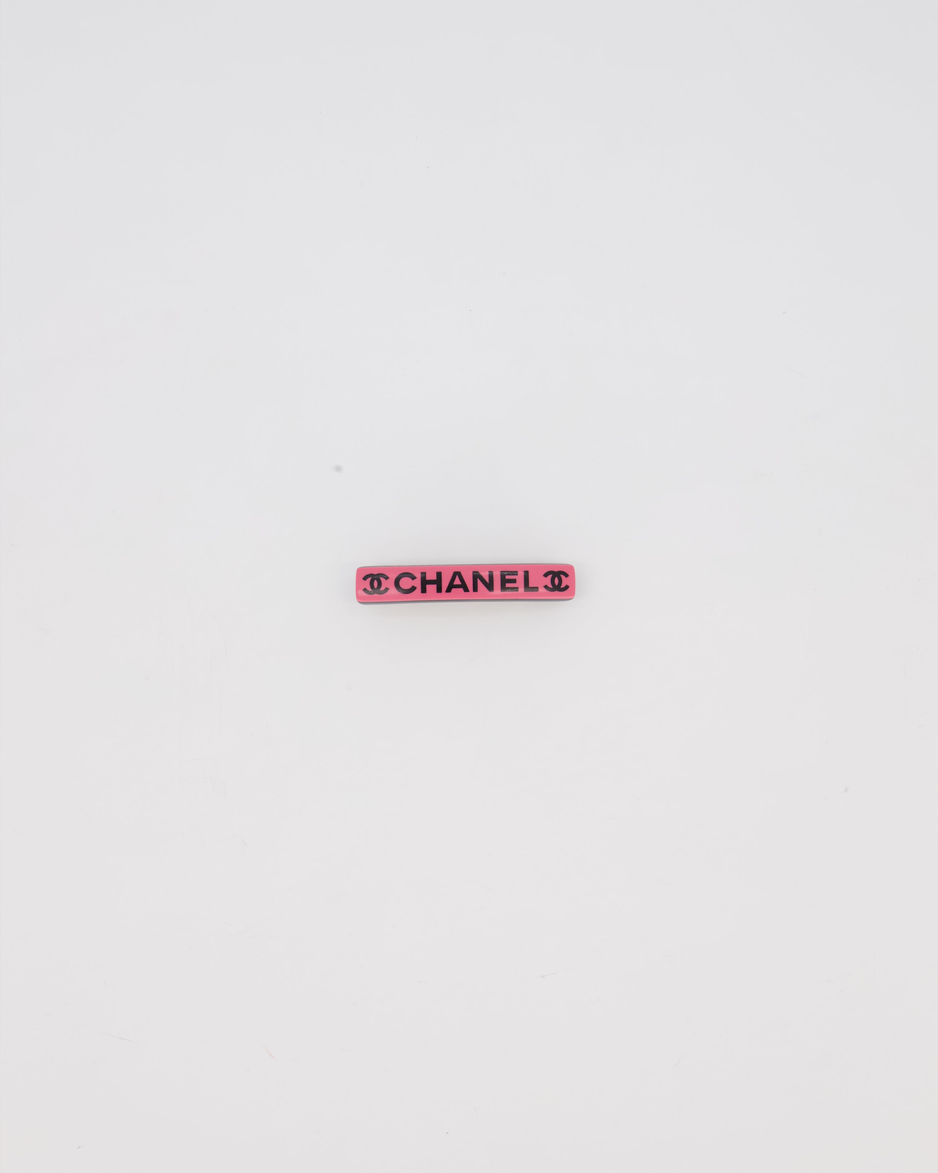 Chanel Pink and Black Logo Hair Clip – Sellier