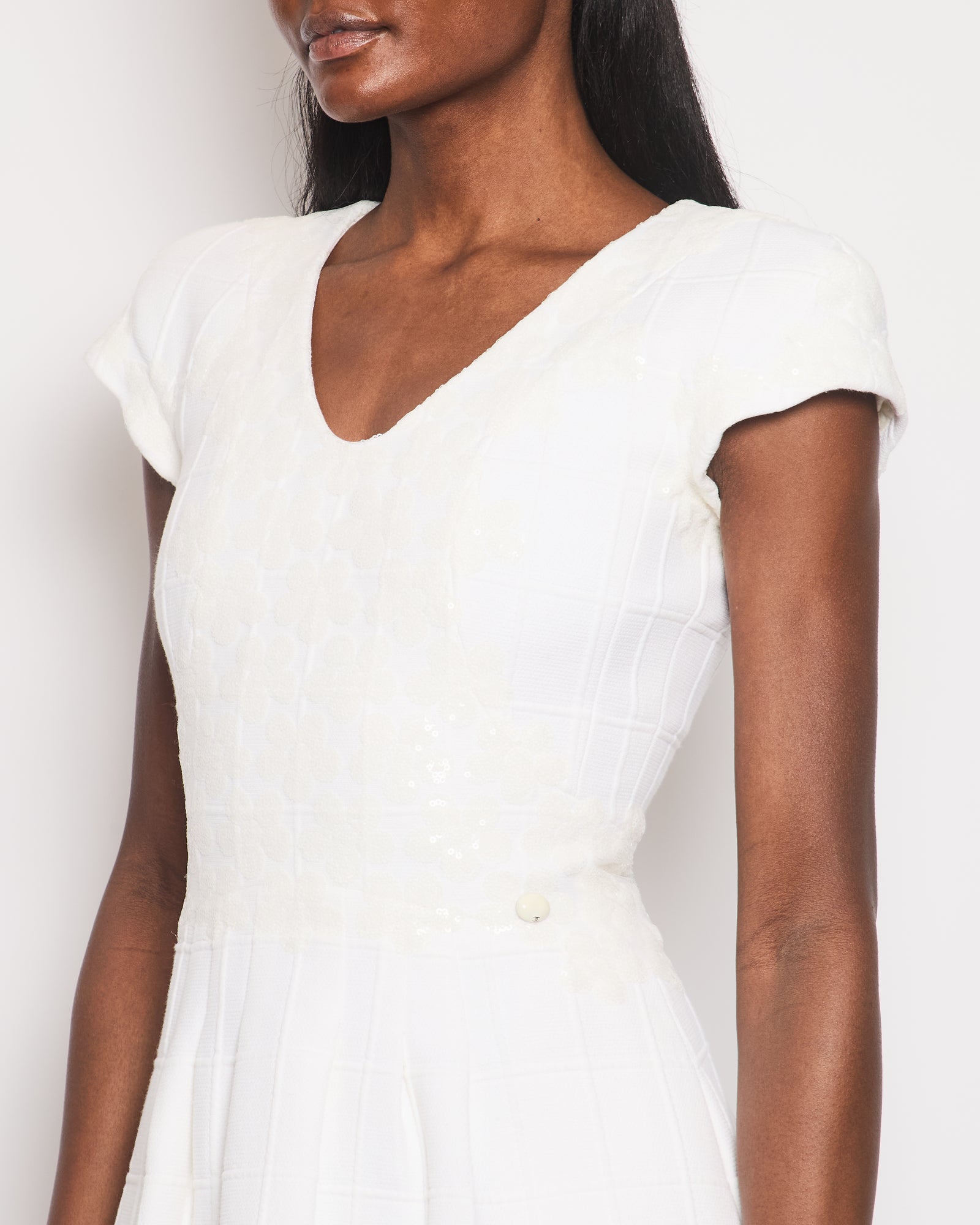 Chanel White Short Sleeve Sequin Floral Embellished Mini Dress Size FR – Sellier
