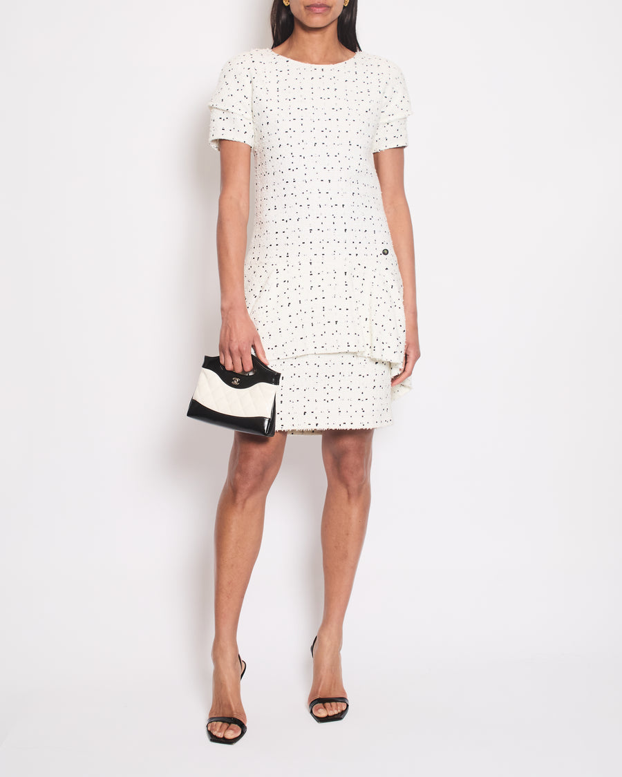 Chanel White & Black Tweed Mini Dress With Frill Detail Skirt Size FR – Sellier Chanel White & Black Tweed Mini Dress With Frill Detail Skirt Size FR – Sellier