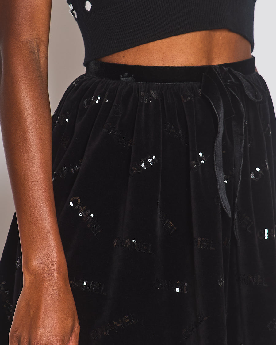 Chanel 22N Black Mini Suede Skirt With Sequin Logo Size FR 34 (UK 6)