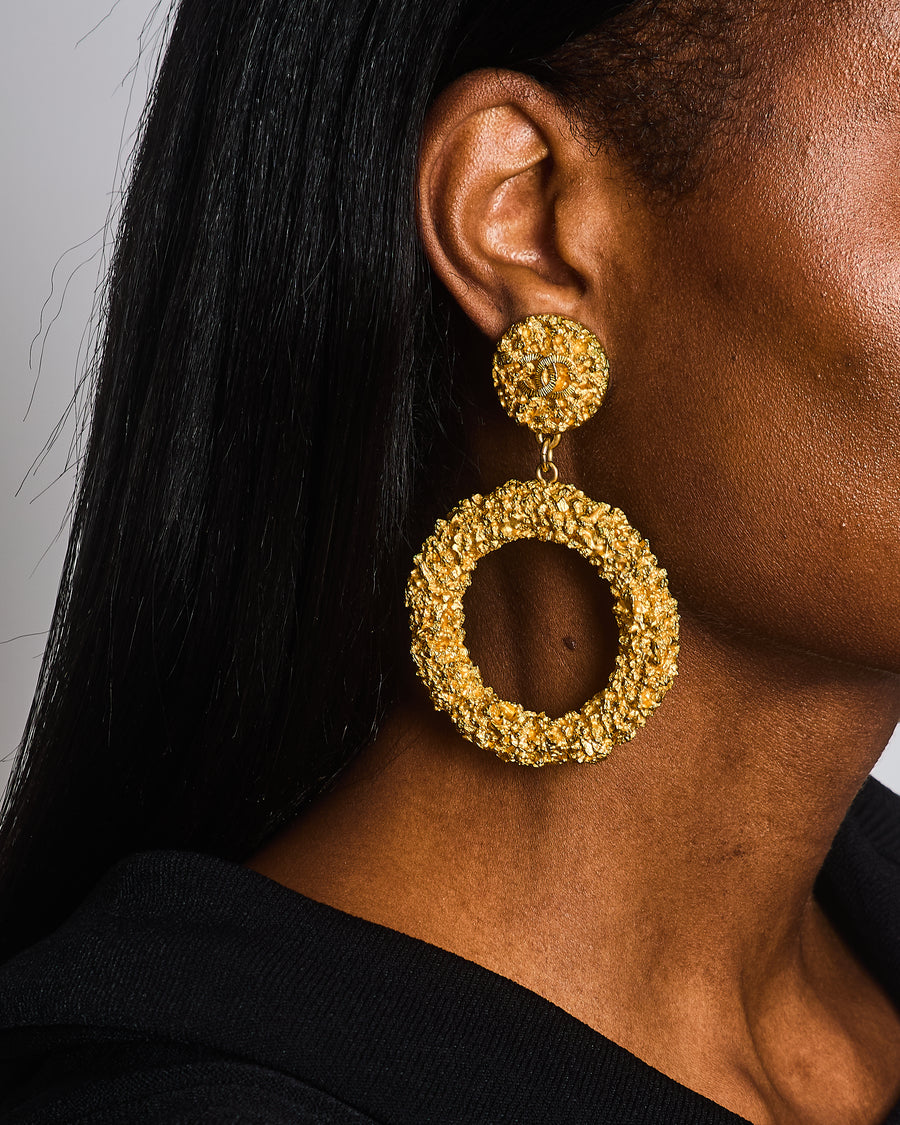 *SUPER RARE* Chanel 93C Lava Collection Gold Hoop Clip On Earrings with CC Logo Detail