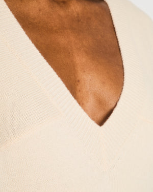 Chanel Cream Cashmere Short-Sleeved V-Neck Jumper with Front Pockets and Back Crystal CC Logo Detail Size FR 34 (UK 6)