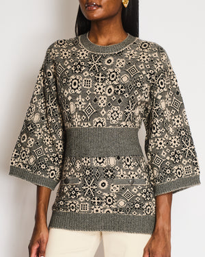 Chanel Fall 2011 Black and Cream Cashmere Abstract Print Top with Silver Textured CC Logo Buttons Size FR 36 (UK 8)