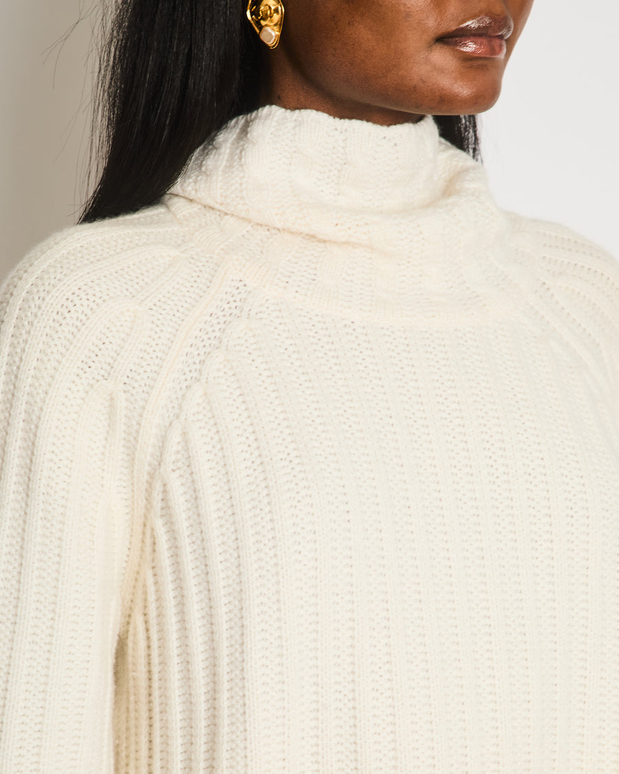 Loro Piana White Cashmere Knitted Long-Sleeved High-Neck Jumper Size IT 46 (UK 14)