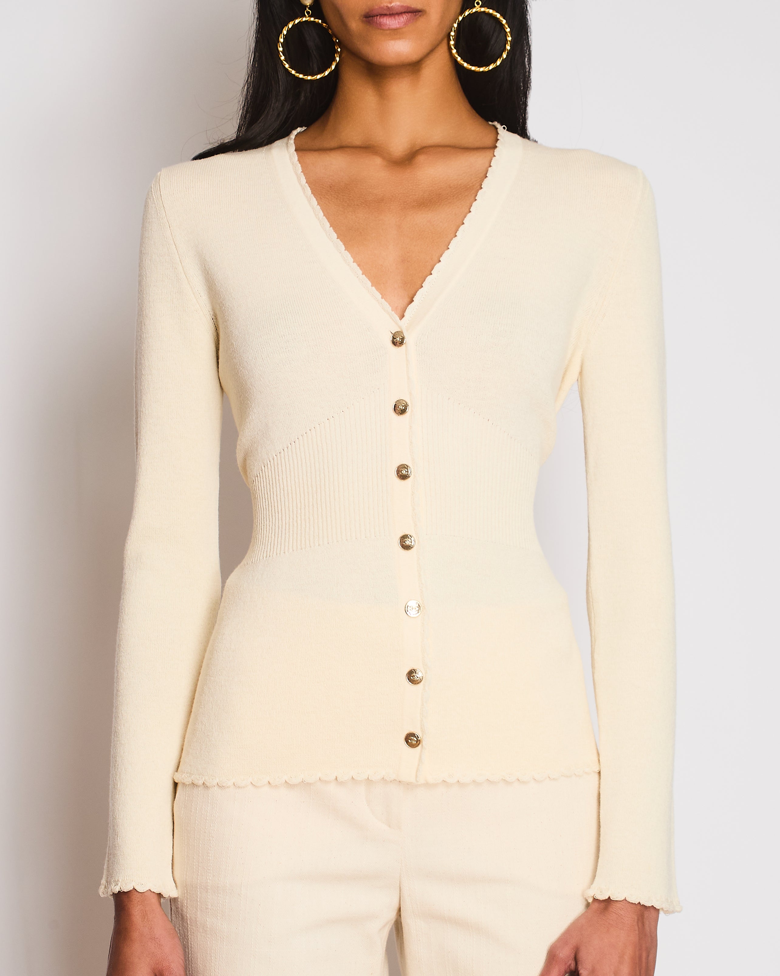 CHANEL CC ニットジップアップ ivory S Chanel Ivory Ribbed Long Sleeve Cardigan with Scalloped Edge