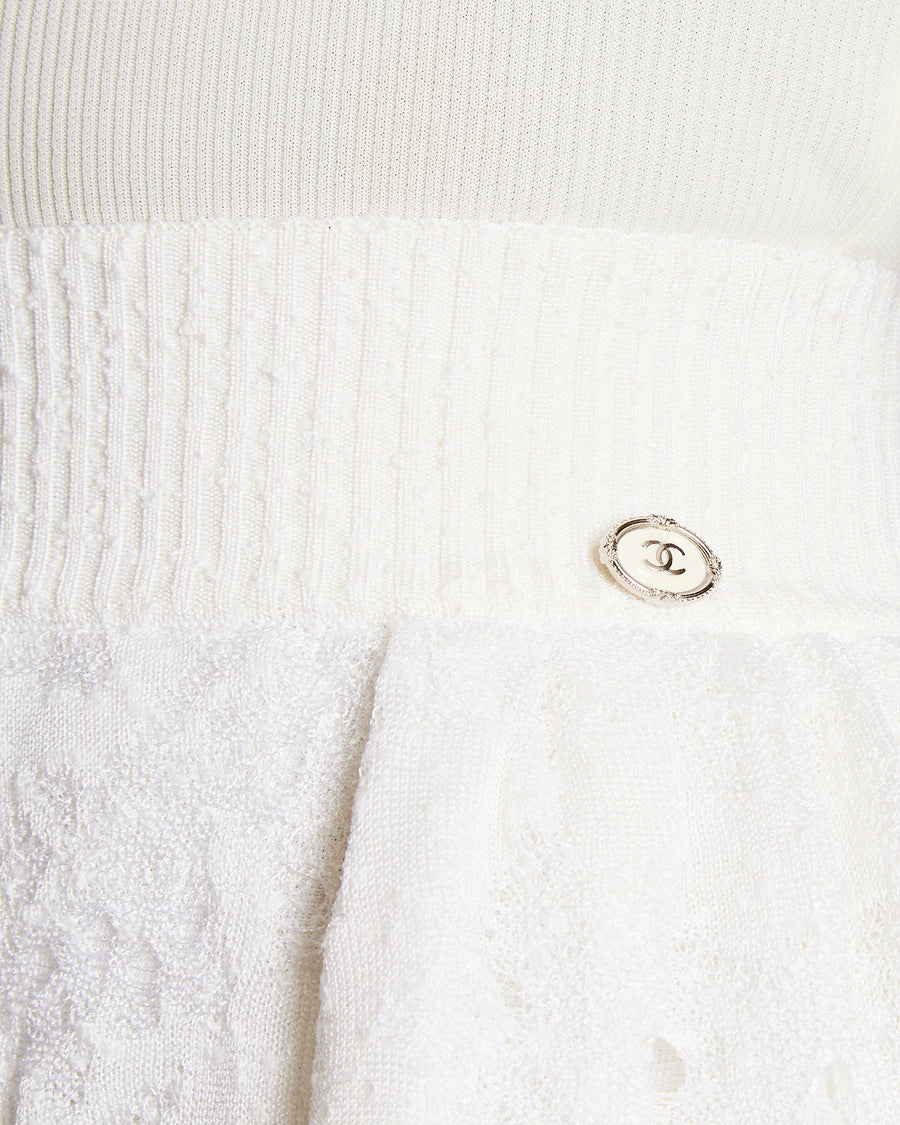Chanel White Crochet Mini Skirt with Ribbed Waistband and Silver Mirror CC Logo Button Detail Size FR 34 (UK 6)