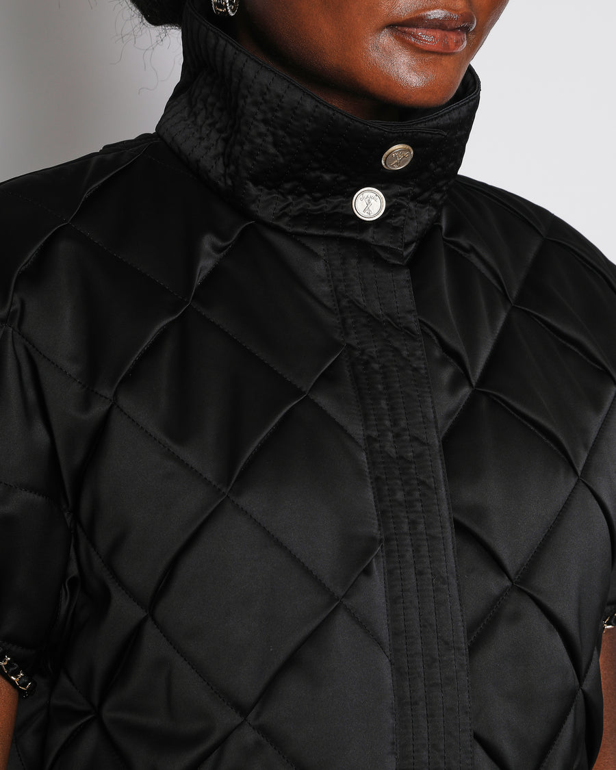 Chanel 19/B Black Cropped Sleeve Quilted Gilet with Chain Trim Detail Size FR 34 (UK 6)