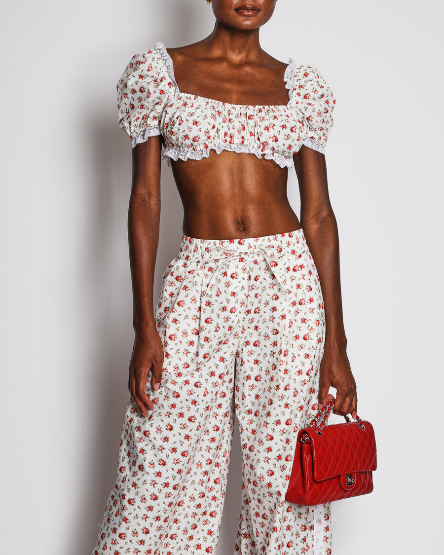 Dolce & Gabbana White and Red Floral Rose Print Short-Sleeve Crop Top and High-Waisted Wide-Leg Trousers with Lace Details Size IT 36-40 (UK 4-8)