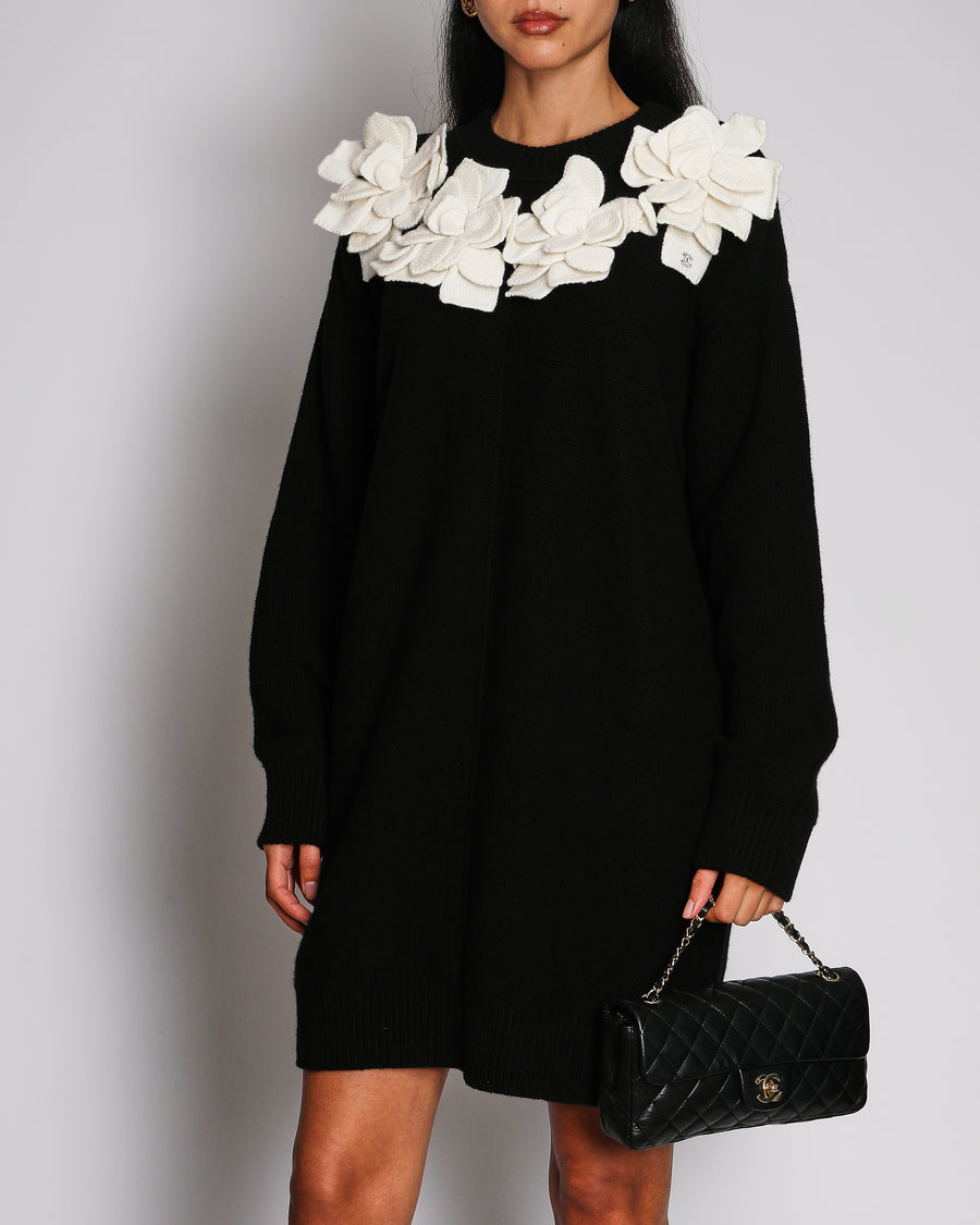 Chanel 25FW Black Wool Knitted Long-Sleeved Long Sleeve Dress with Ivory Floral Appliqué Detail Size FR 40 (UK 12)