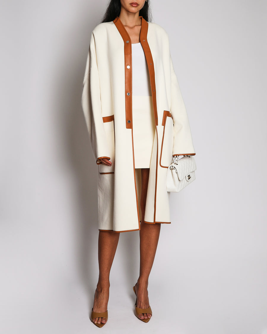 Hermès S22 Cream Cashmere & Lambskin Coat with Front Pockets Detail And Detachable Scarf Size 42 (UK 14)