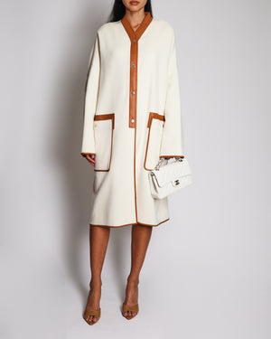 Hermès S22 Cream Cashmere & Lambskin Coat with Front Pockets Detail And Detachable Scarf Size 42 (UK 14)