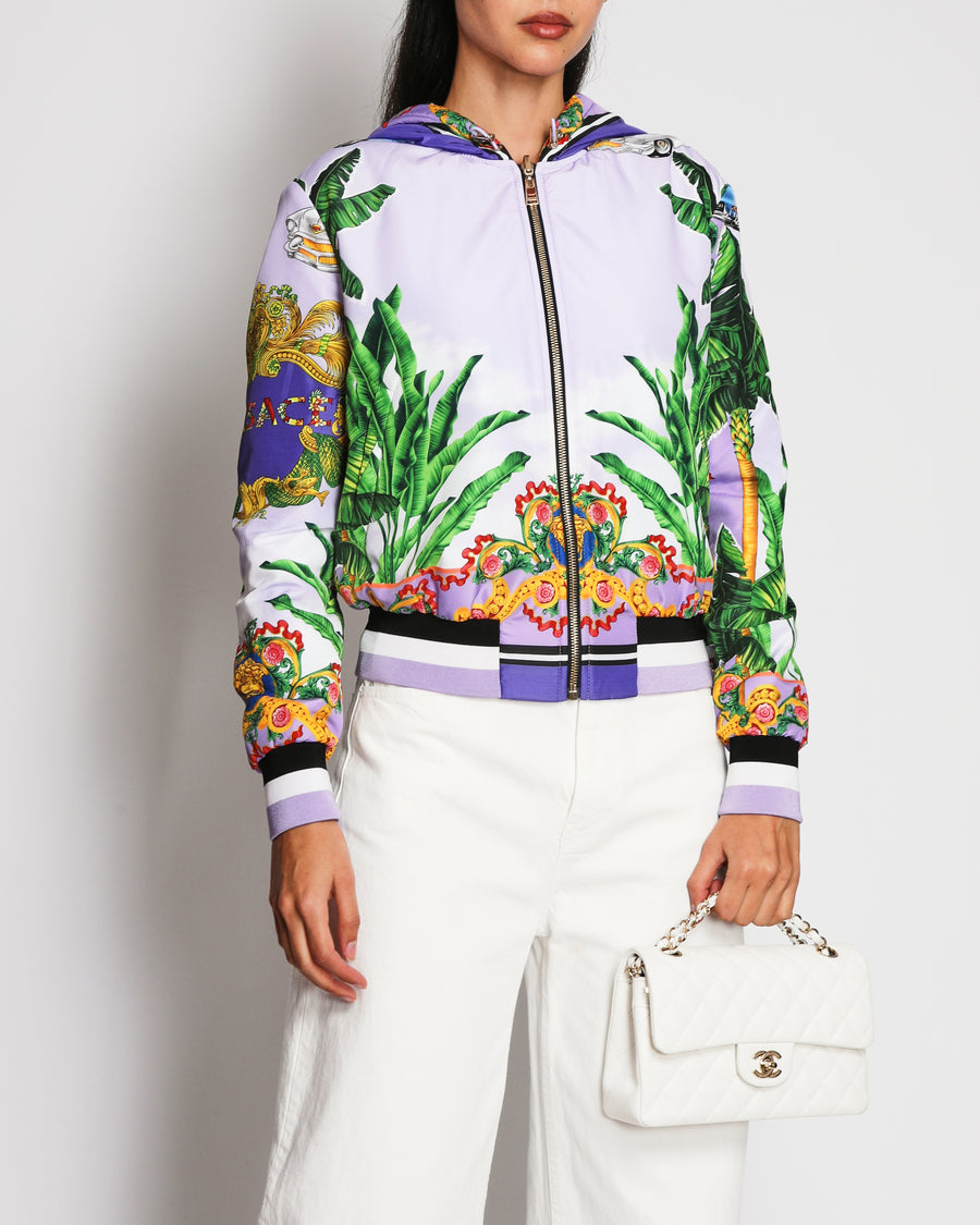 Versace Resort 2018 Multi-Colour Tropical Print Reversible Puffer Jacket with a Hood and Adjustable Straps Size IT 40 (UK 8)