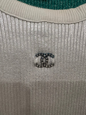 Chanel Cruise 2025 Silver Metallic and Green Ribbed Short-Sleeve Top with Crystal CC Logo Detail Size FR 40 (UK 12)