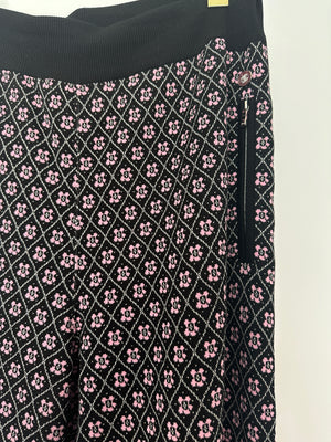 Chanel 23K Pink and Black Two-Piece Knit Tracksuit with Monogram Detail Set Size FR 42 (UK 14) / FR 44 ( UK 16)
