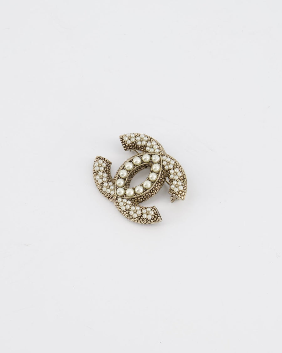 Chanel 2013-2014 CC Logo Pearl Brooch in Champagne Gold Hardware