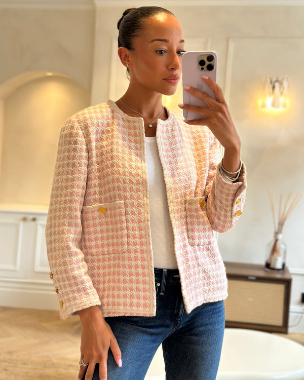 Chanel Vintage Baby Pink and White Houndstooth Jacket with Gold CC Buttons Size FR 36 (UK 8)