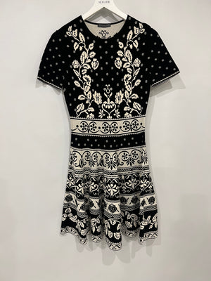 Alexander McQueen Black and White Short-Sleeved Mini Dress with Floral Print Details Size IT 44 (UK 12)