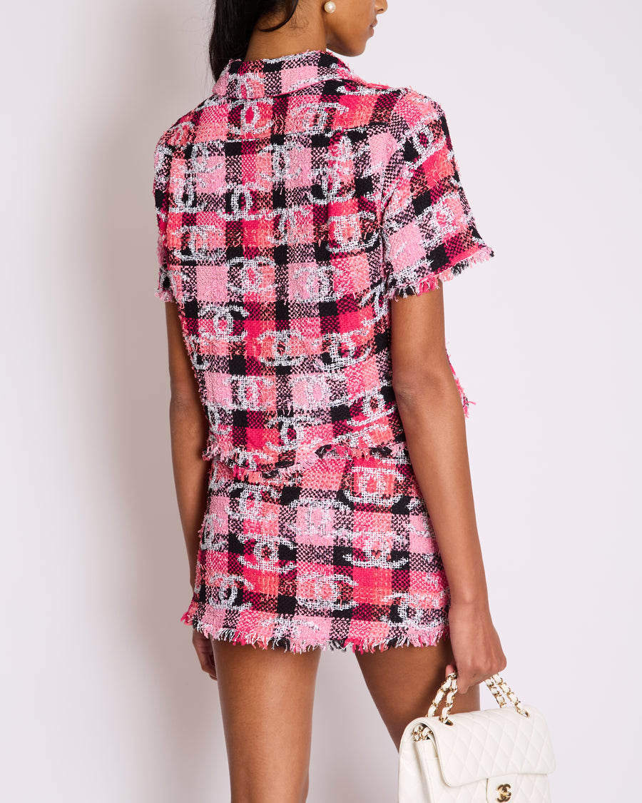 Chanel 22M Coco Beach Hot Pink & Black Cropped Tweed Shirt with White CC Logo Detail Size FR 34 (UK 6)