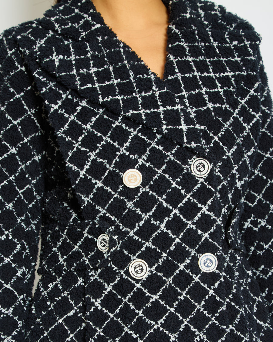 Chanel 19C Cruise Collection Tweed Jacket in Navy and White with Mirrored Buttons Size FR 34 (UK 6)