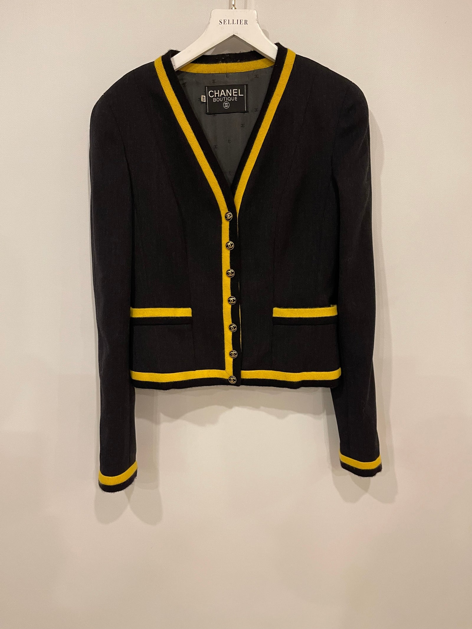 CHANEL、ピンクスニーカー39