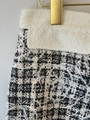 Chanel White and Black Tweed Shorts with Camellia and Pearl CC Logo Button Size FR 38 (UK 10)