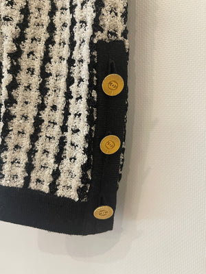 Chanel Black and White Knit Cardigan with Gold CC Logo Buttons Size FR 36/38 (UK 8/10)