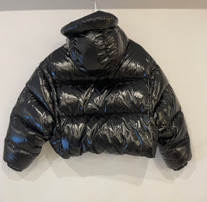Prada Black Re-Nylon Cropped Puffer Jacket with Logo Detail and Detachable Sleeves Size IT 36 (UK 4) RRP £1,890