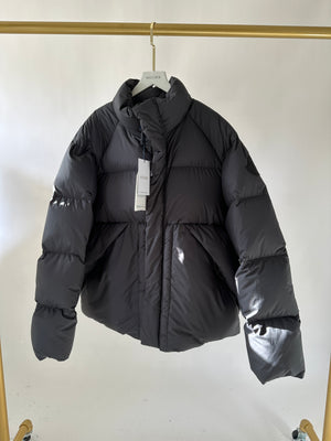 Moncler Black Menswear Puffer Jacket with Logo Detail Size 5 (IT 54)