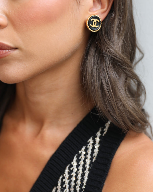 Chanel 96A Vintage Gold Twisted and Black Small Round Clip-On Earrings with CC Logo