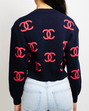 Chanel Spring 2021 Navy Cashmere Cropped Jumper with Pink CC Logos Size FR 36 (UK 8)