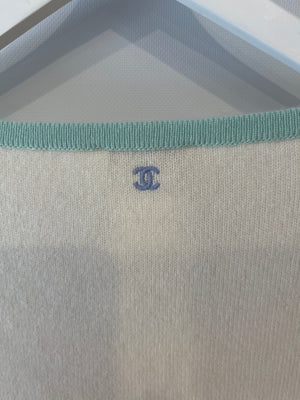 Chanel Cruise 1998 Cream and Pastel Multicolour Cashmere Jumper with Back CC Logo Detail Size FR 42 (UK 14)