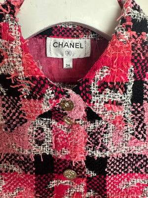 Chanel 22M Coco Beach Hot Pink & Black Cropped Tweed Shirt with White CC Logo Detail Size FR 34 (UK 6)
