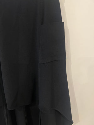 *RUNWAY* Chanel Métiers d'Art 2023 Black Front-Cropped Midi Skirt with Back Gold CC Logo Button Detail Size FR 34 (UK 6)