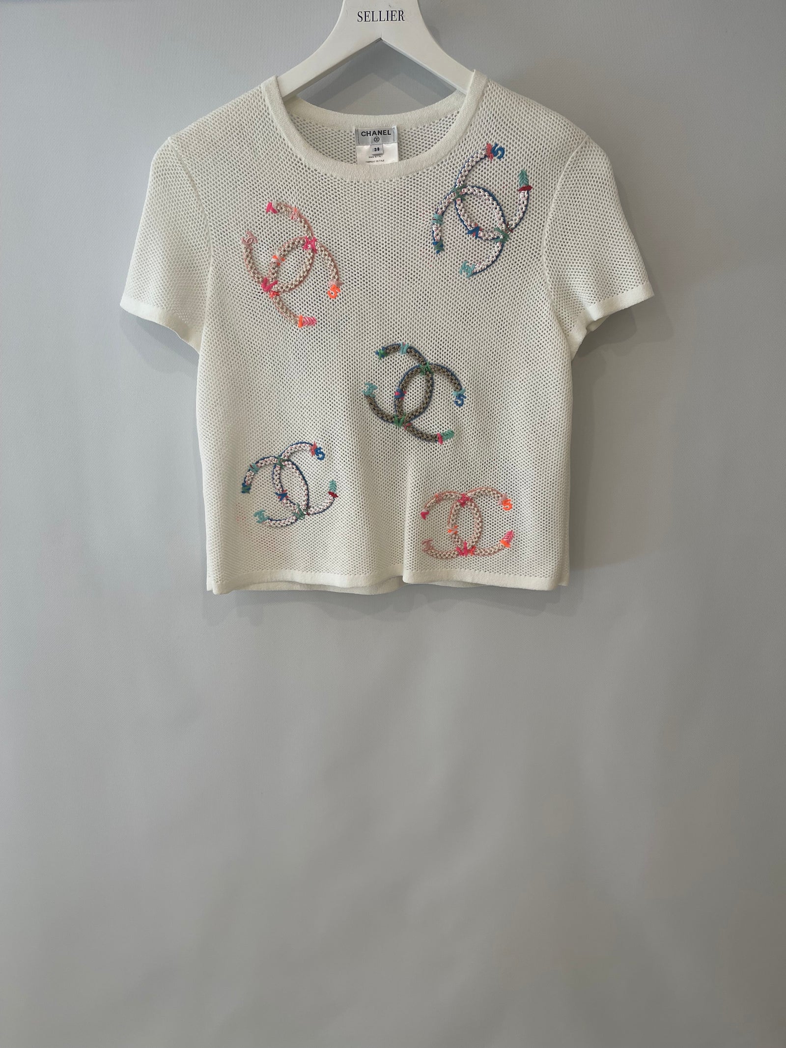 シャネルトップス Chanel SS19 White Mesh Top with CC Multicolour Embroideries