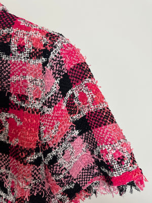 Chanel 22M Coco Beach Hot Pink & Black Cropped Tweed Shirt with White CC Logo Detail Size FR 34 (UK 6)