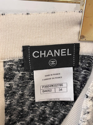 Chanel Light Grey Cashmere Jacket and Mini Skirt Set with Black CC Buttons Size FR 34 (UK 6)