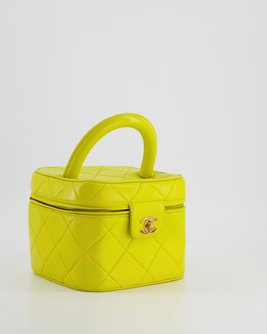 ORIGINAL 90'S VINTAGE* Chanel Yellow Vintage Top Handle Vanity Bag in –  Sellier