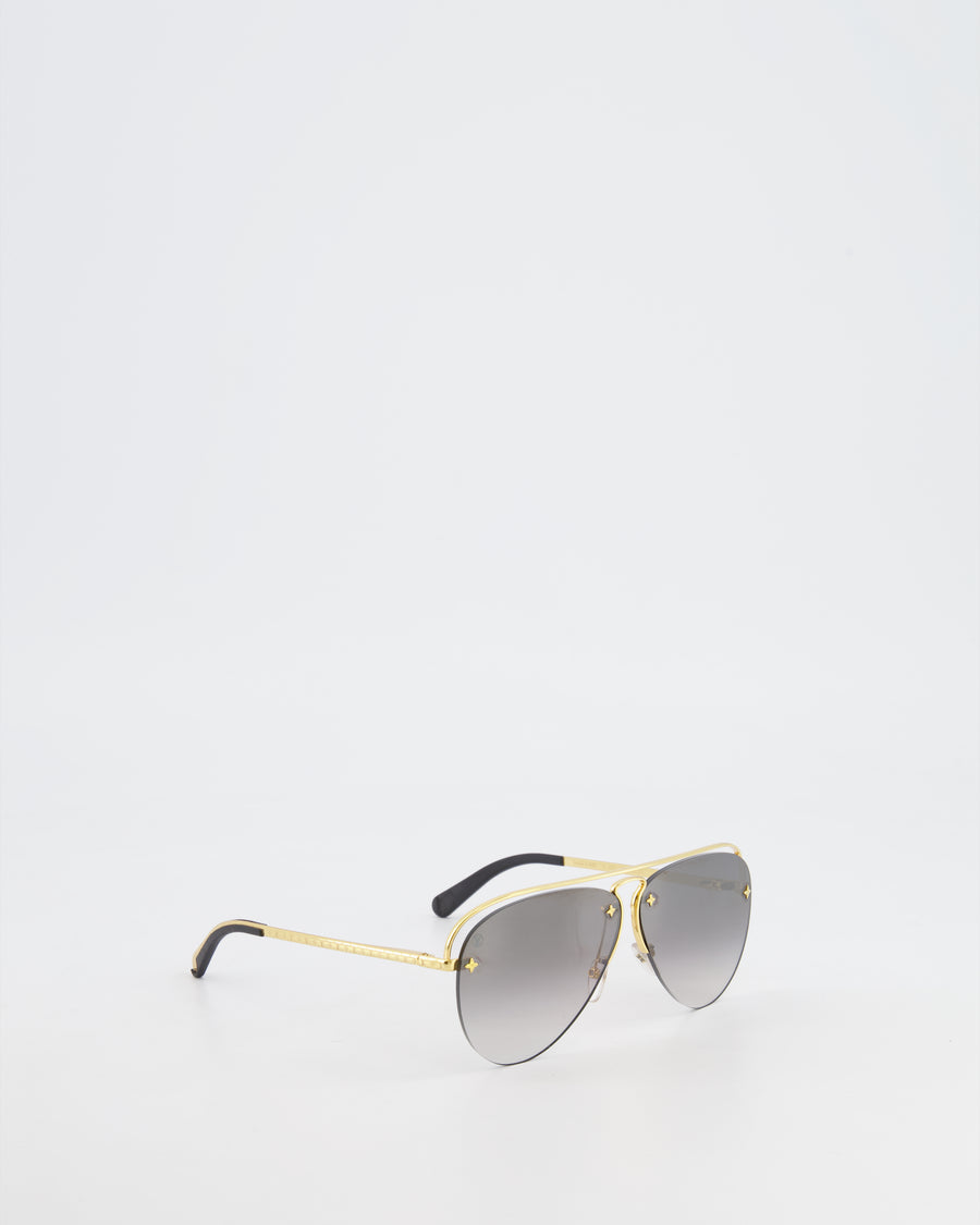 Louis Vuitton Grey Aviator Sunglasses with Gold Monogram Details – Sellier