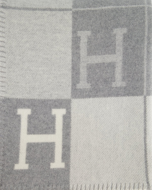 Hermès Avalon III Throw Blanket in Écru / Gris Clair RRP £1,540